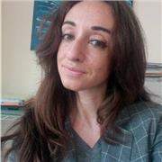 Avvocato, iscritto presso l'ordine di Napoli, specializzata in diritto del lavoro e previdenza sociale nonché civile impartisce lezioni di diritto a studenti delle superiori ed universitari